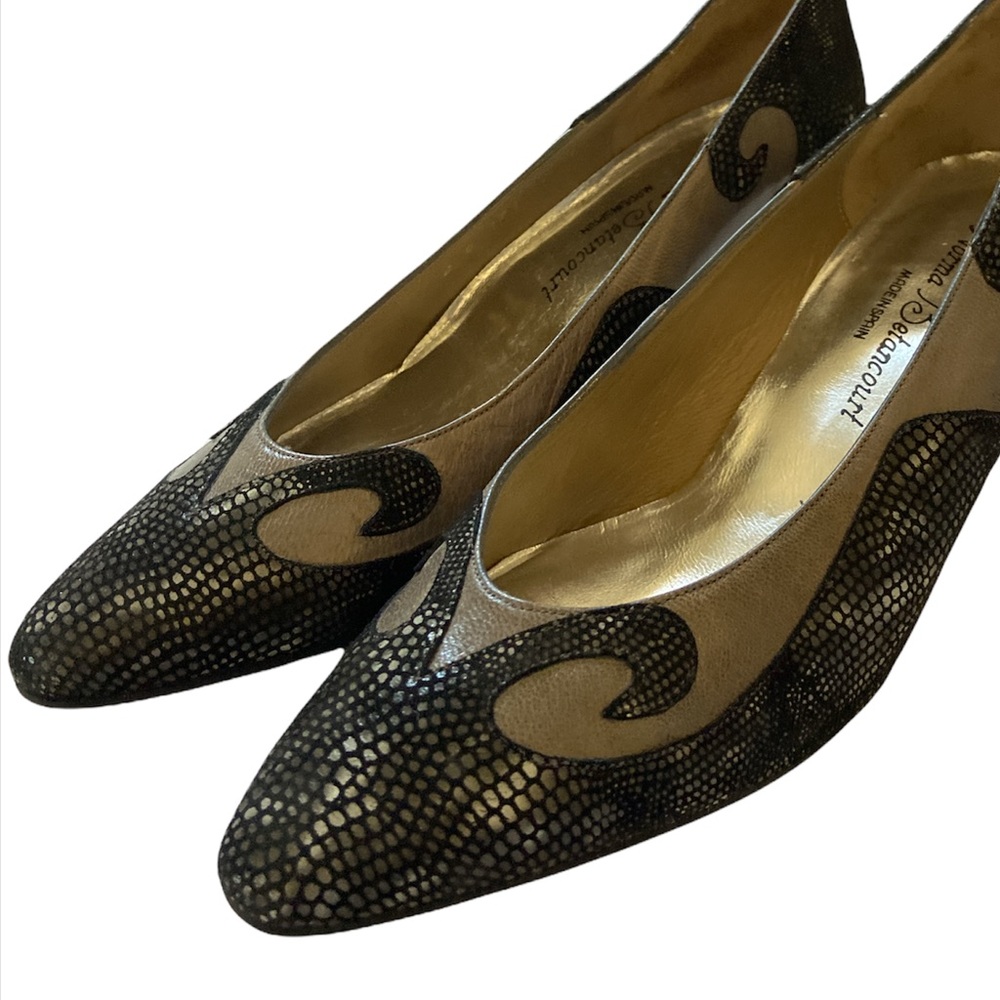 Norma Betancourt Black & Gray Pointed Toe Pumps